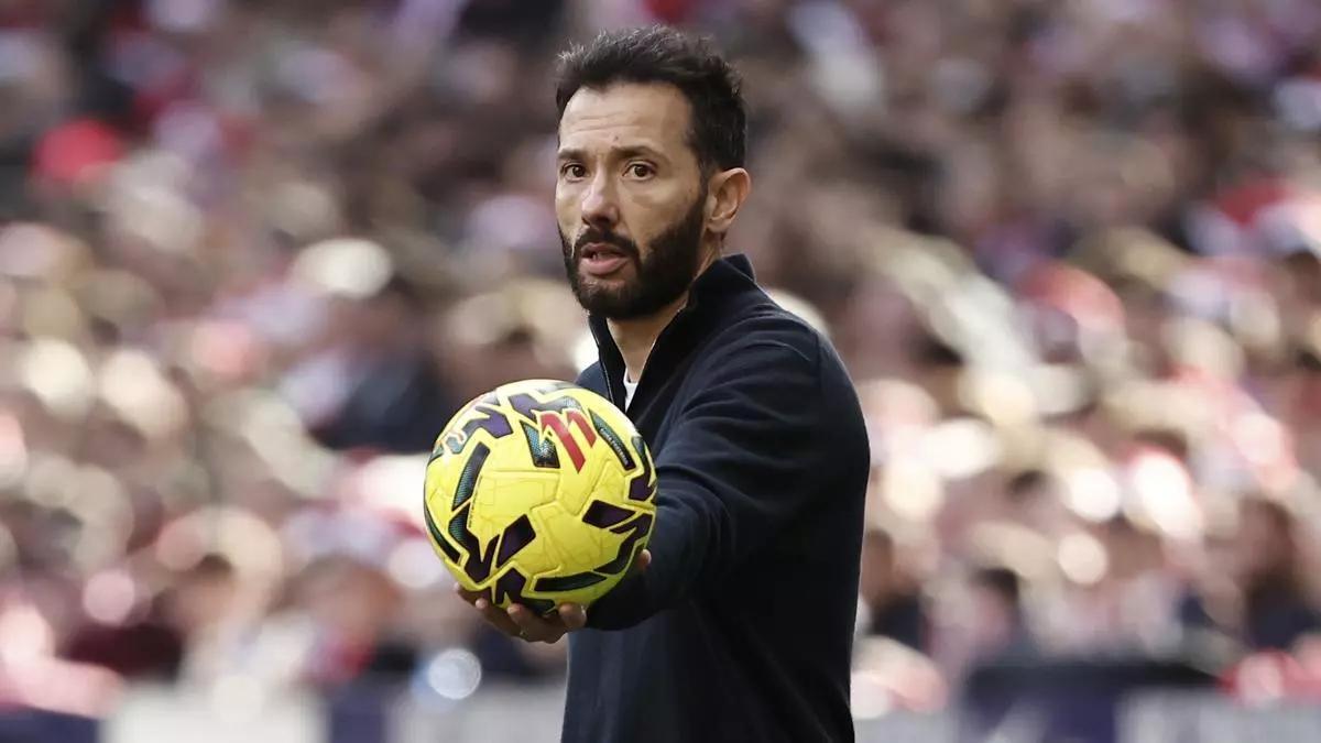 Carlos Corberán, entrenador del Valencia CF