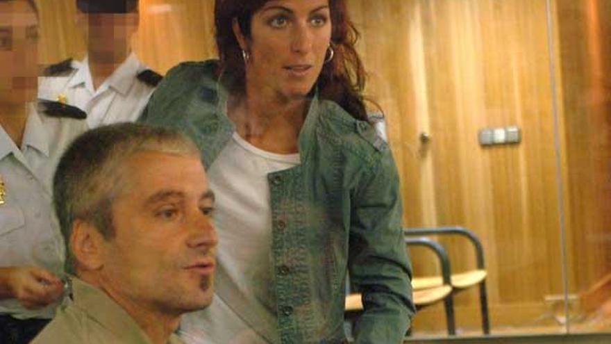 Txapote y Amaia, en junio de 2006 en la Audiencia Nacional.