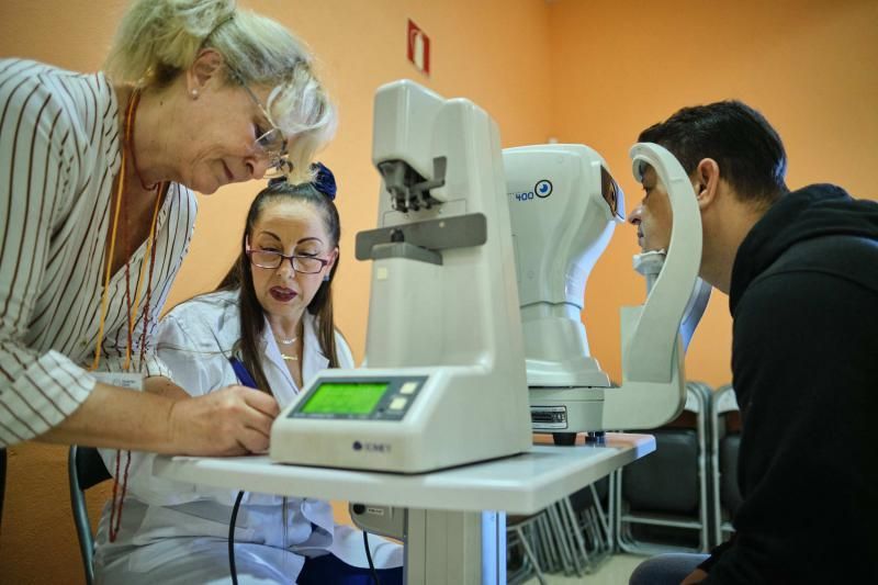 Ópticos 'voluntarios' en Tenerife