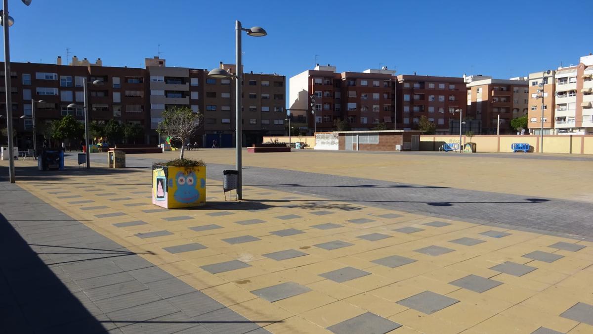 La plaza de la Ordana donde se van a instalar las pérgolas.