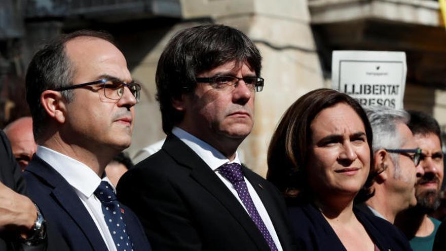 Puigdemont preside la concentración contra las penas para Sánchez y Cuixart