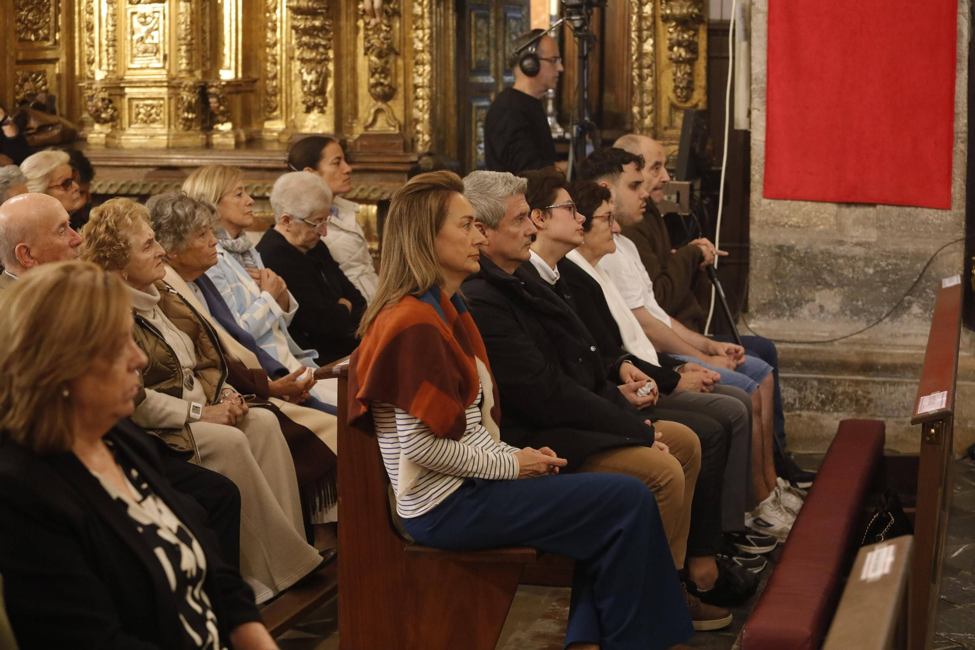 El cardenal Ángel Fernández Artime oficia la primera misa cardenalicia de Gozón en el día de Todos los Santos en la parroquia de Santa María de Luanco