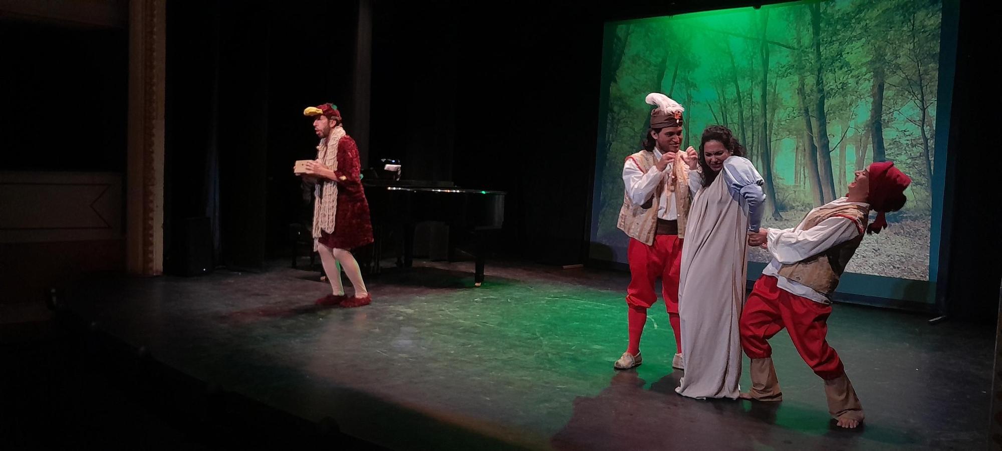 GALERÍA | Representación de "La flauta mágica", de Mozart, en el teatro Latorre de Toro