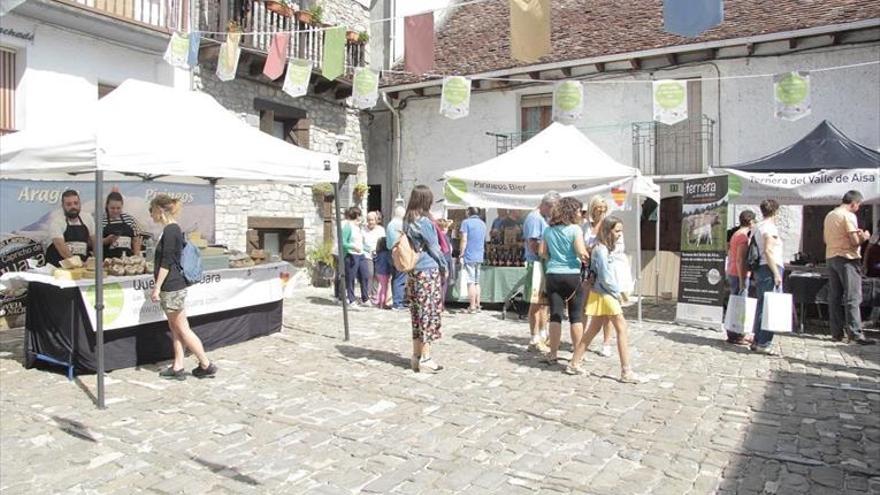 Éxito en el mercado agroecológico del Pirineo