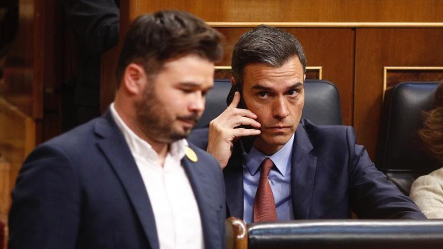 Una imagen de Gabriel Rufián y Pedro Sánchez.