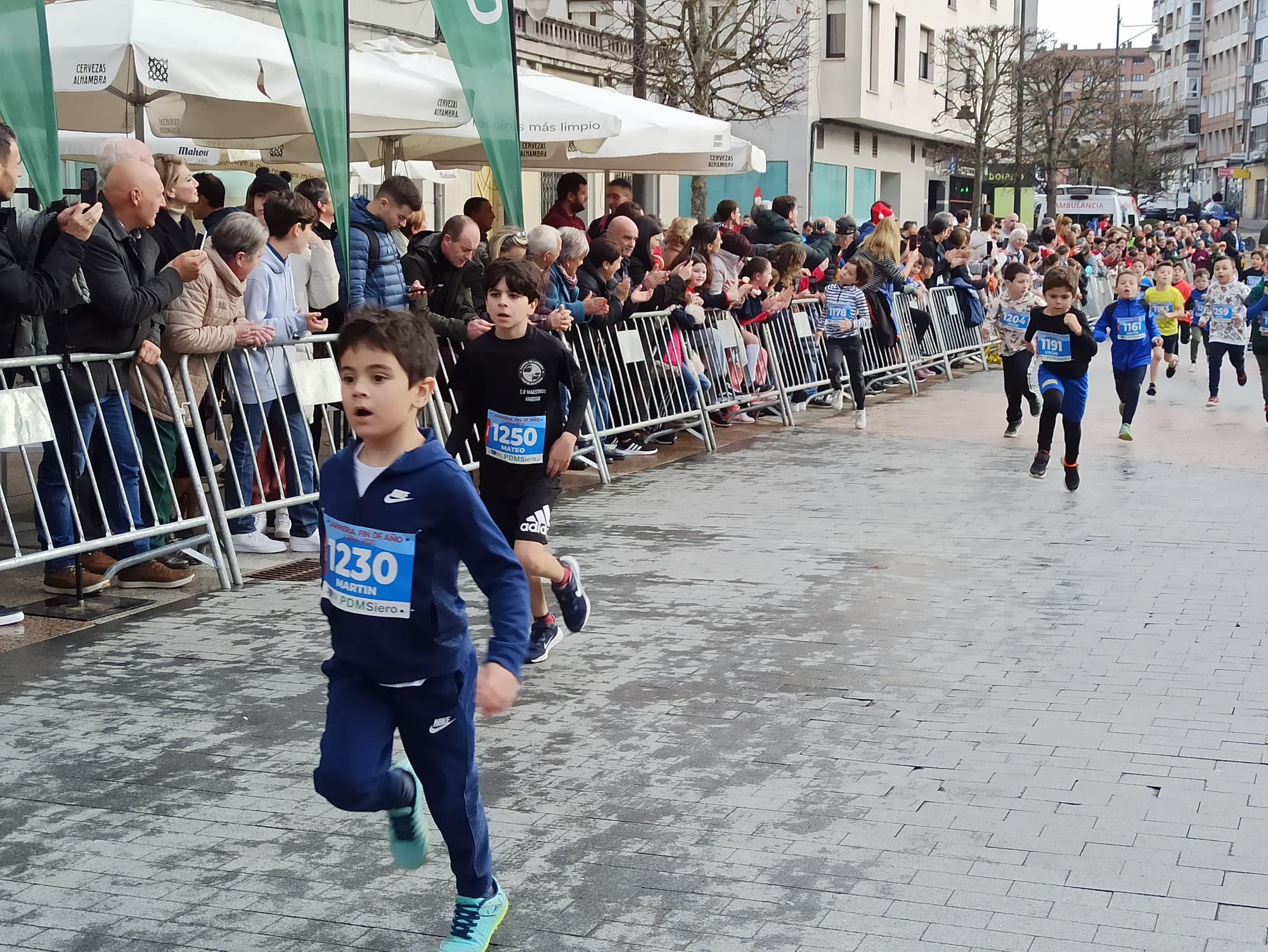 Casi 1.500 participantes disputan la carrera de Fin de Año de Pola de Siero