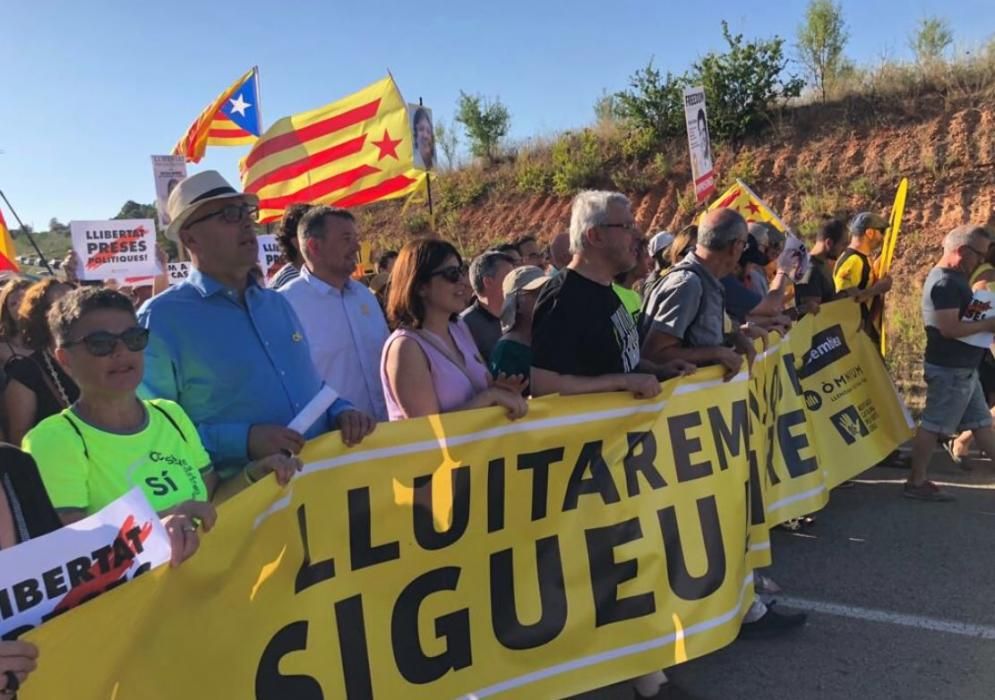 Concentració a la presó de Figueres en suport als independentistes presos