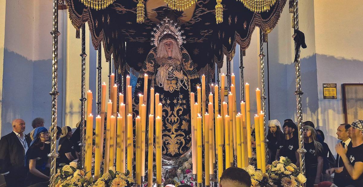 El cartel de Semana Santa de este año está dedicado a Nuestra Señora de los Dolores.
