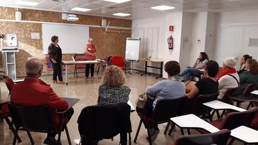 El Costa del Sol ofrece una escuela para pacientes de cáncer de mama