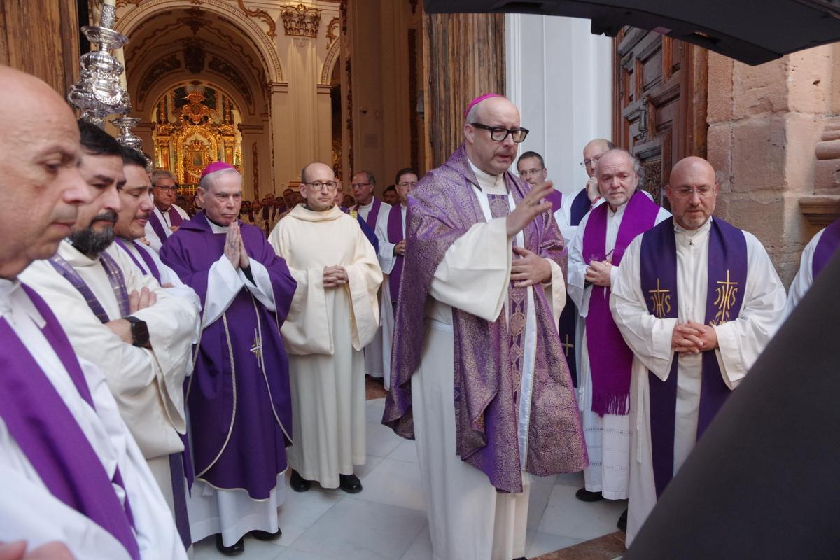 El funeral del sacerdote Manuel Ángel Santiago, en imágenes El funeral del sacerdote Manuel Ángel Santiago, en imágenes