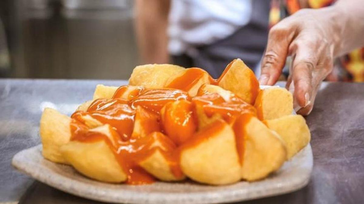 Una ración de patatas bravas