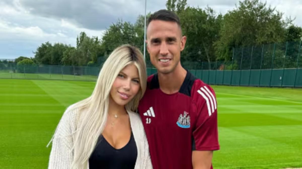 Vlachodimos y su esposa Elena, cuando el portero militaba en el Newcastle