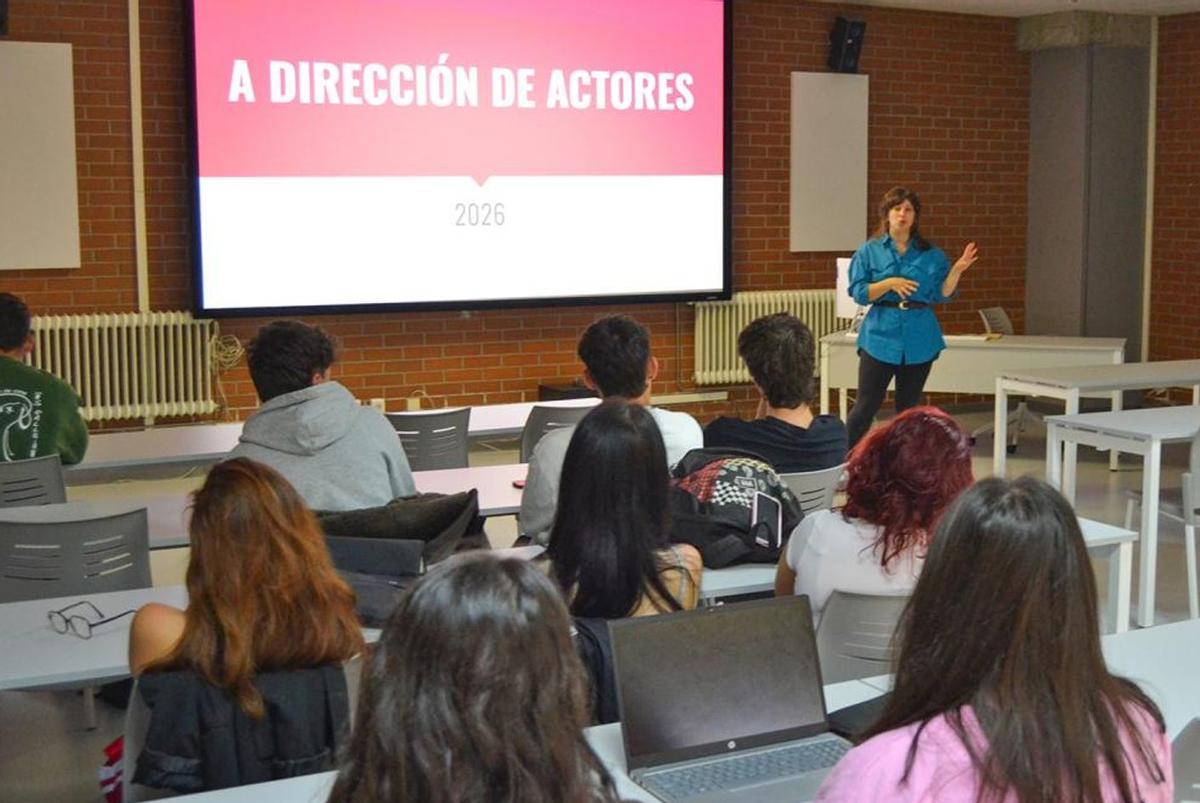 La pontevedresa compartió su forma de trabajar en la Facultade de Ciencias Sociais e da Comunicación. | FDV