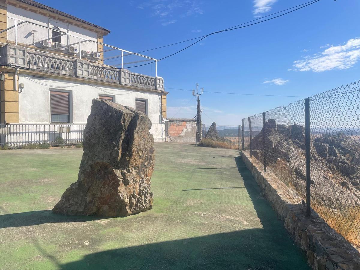 Fotogalería | La Cofradía de la Montaña de Cáceres recupera la cafetería tras años de litigio Fotogalería | La Cofradía de la Montaña de Cáceres recupera la cafetería tras años de litigio
