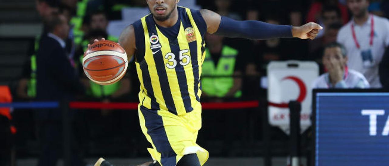 Bobby Dixon, durante un partido de esta temporada con el Fenerbahçe.