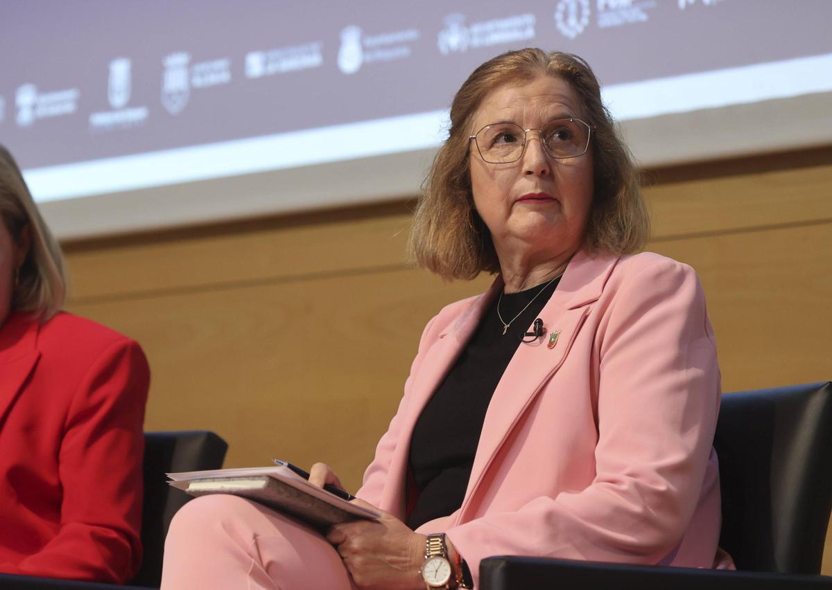 La alcaldesa de Bugarra, Teresa Cervera, durante su intervención en el IV Foro de Municipalismo.