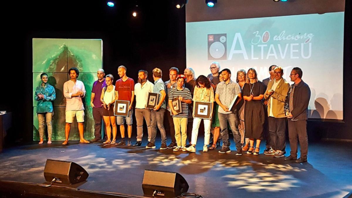 Imagen de los galardonados en los Premios Altaveu 2018 de Sant Boi