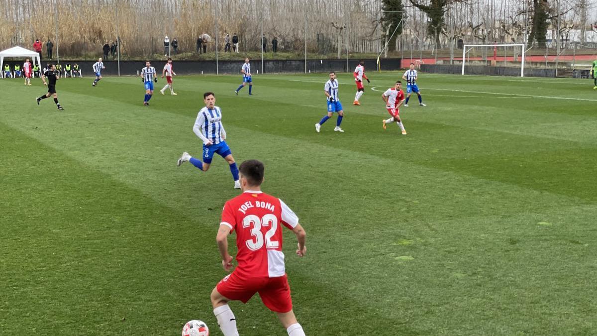 Joel Bona en una acció del partit.