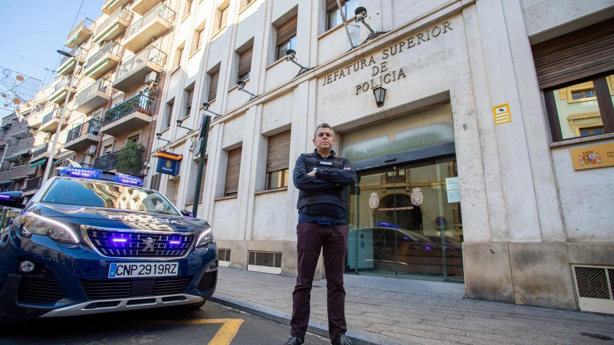 Marcos Castro, inspector jefe y negociador de la Policía Nacional, en la Jefatura de Ceballos.