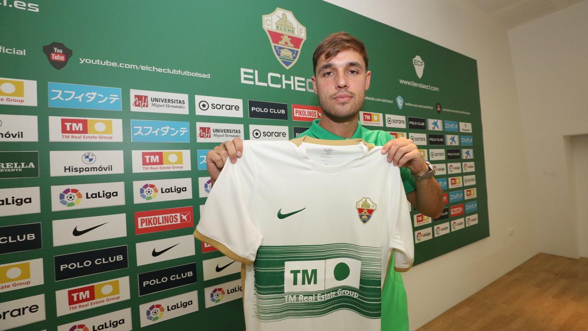 Pol Lirola, el día de su presentación como jugador del Elche