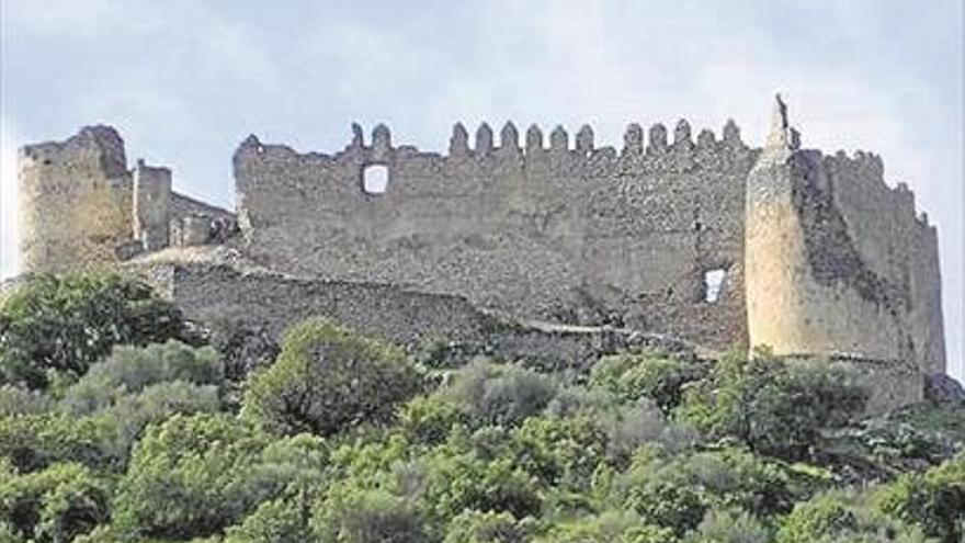 La torre del Castillo de Marmionda sufre un derrumbe por las intensas lluvias