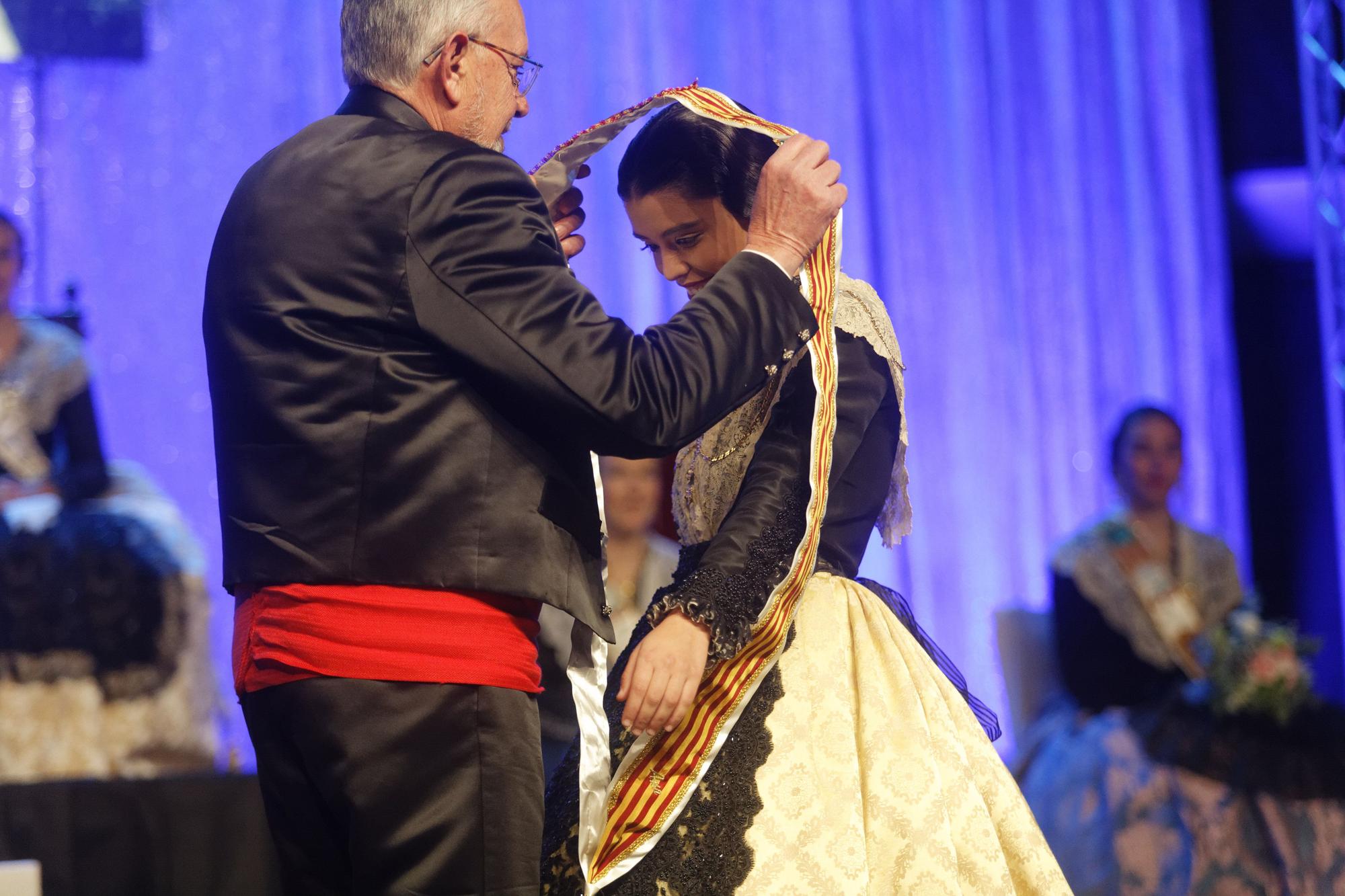 Diana y Lidón suben al trono de Brancal de la Ciutat al son de música y tradición