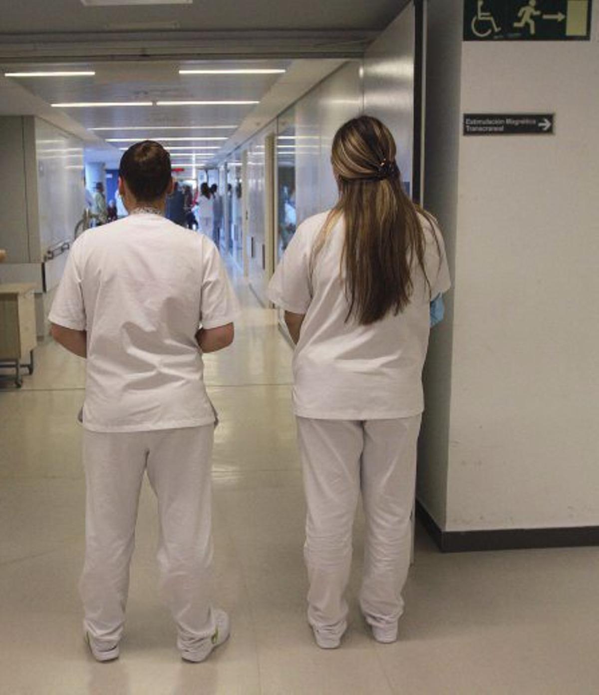 Personal sanitario en el CHUO. | IÑAKI OSORIO