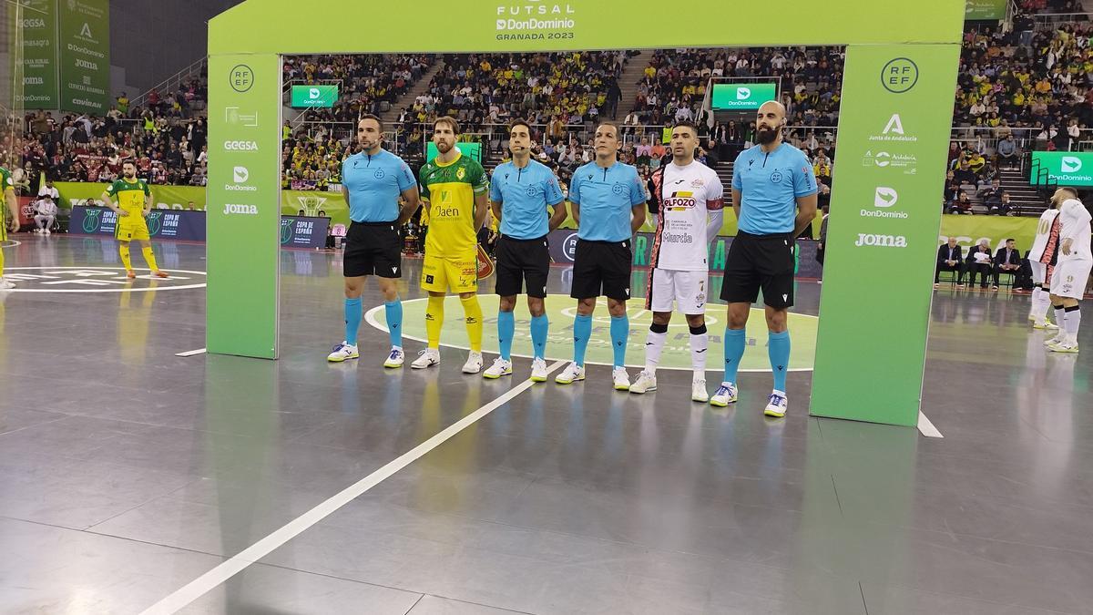 Capitanes, posando antes del comienzo del partido