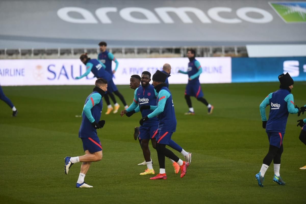 Entrenamiento del FC Barcelona en el estadio de El Arcángel