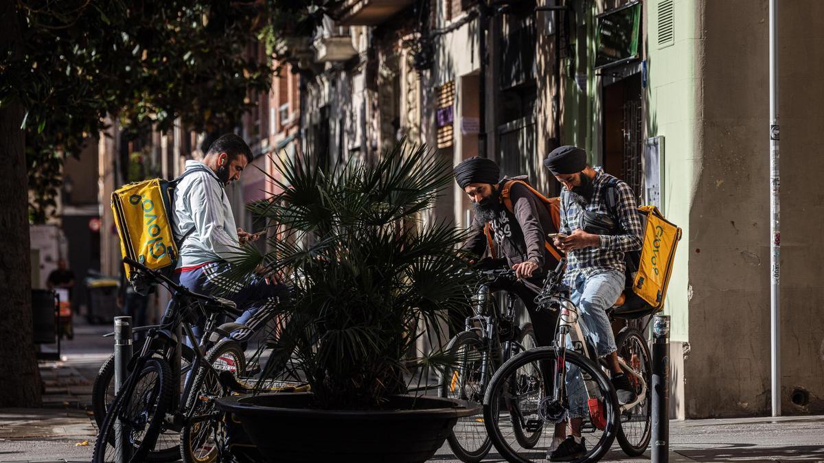 Treballadors d'orígens diversos a Barcelona