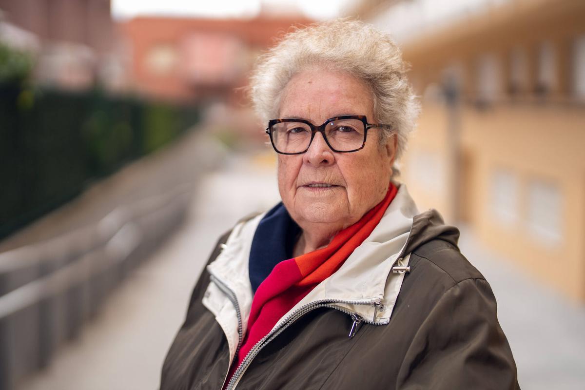 Custodia Moreno, el pasado jueves, cerca del local Raimon Casellas y junto a las viviendas que se levantaron donde estaban las barracas en las que vivieron ella y sus vecinos.