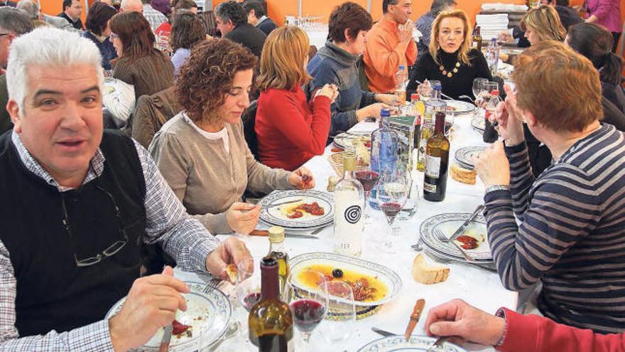 Xantar ofrece menús desde 12 euros para comidas de trabajo, familiares o de amigos.  // Iñaki Osorio