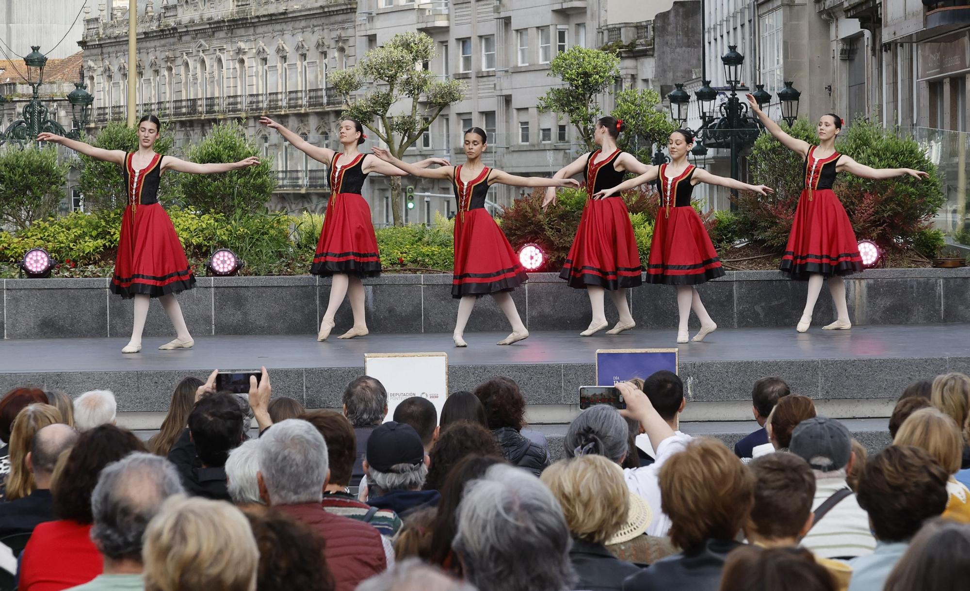 La ciudad se entrega a la música y la danza