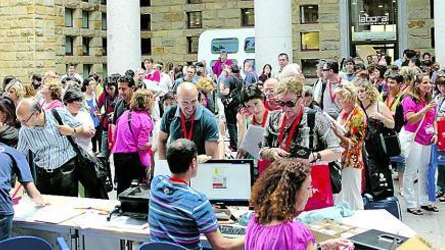 Asistentes a las jornadas sobre el aprendizaje y la enseñanza de matemáticas, en la Laboral.