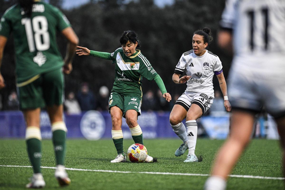 Fotogalería: Las imagénes del Cacereño Femenino-Fundación Albacete
