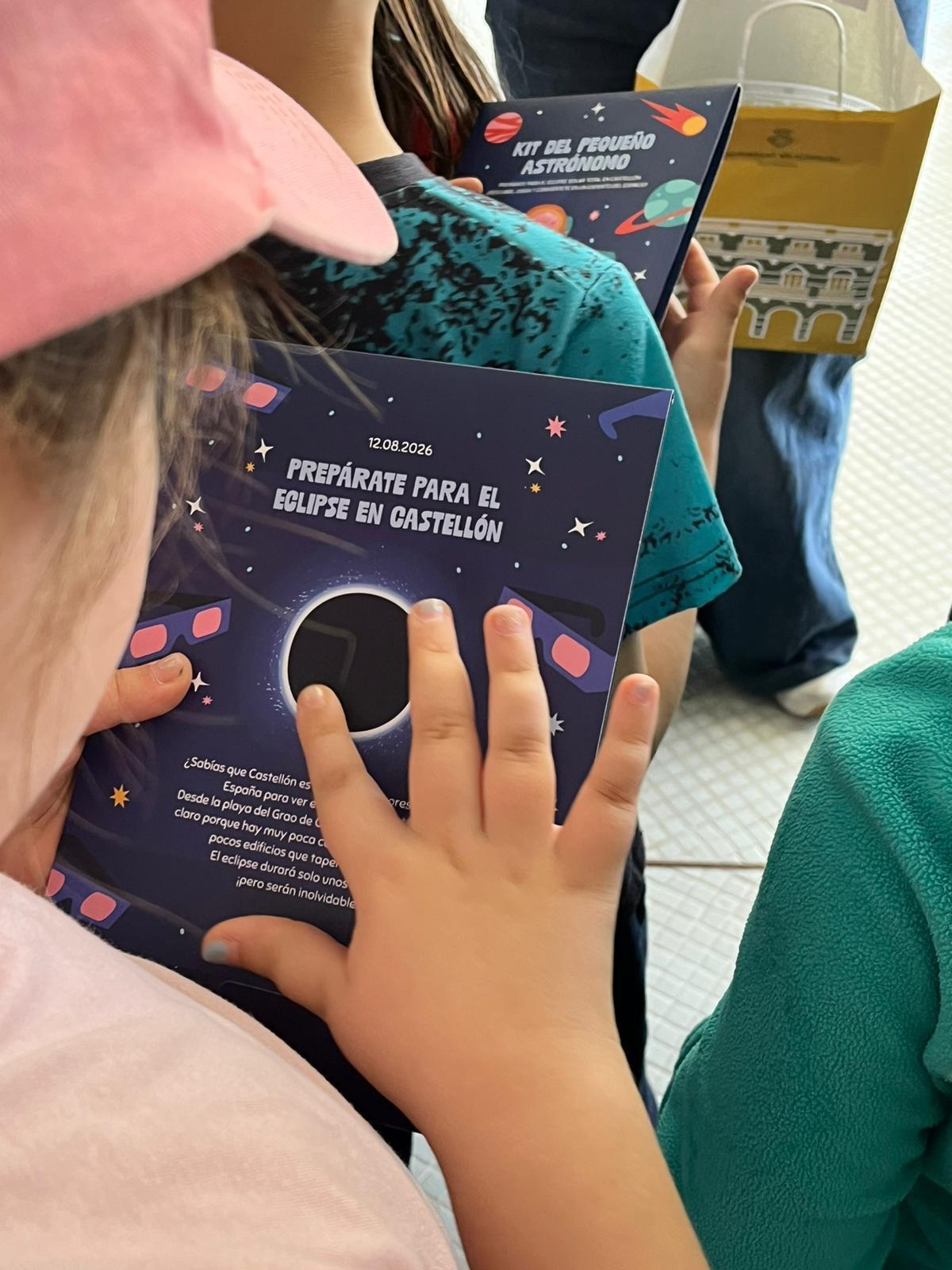 Los niños serán protagonistas en los cuatro talleres que tendrán lugar en el Planetario el día 12 de agosto por la mañana.