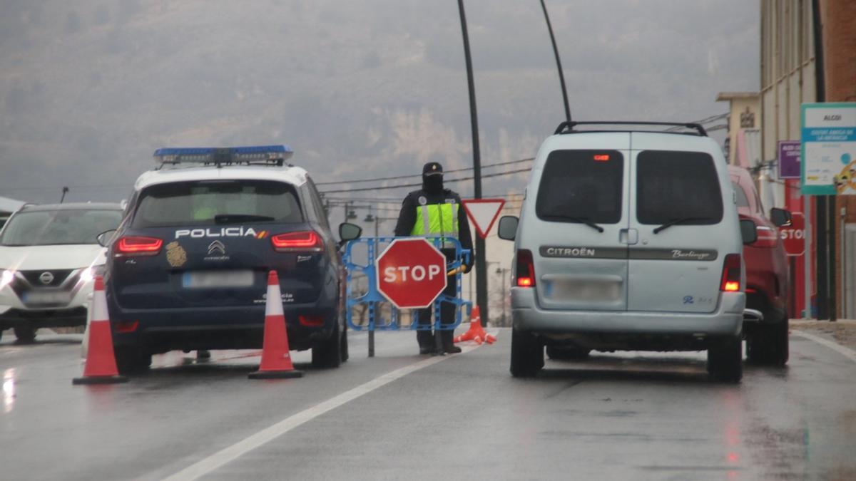 Un control  policial en Alcoy