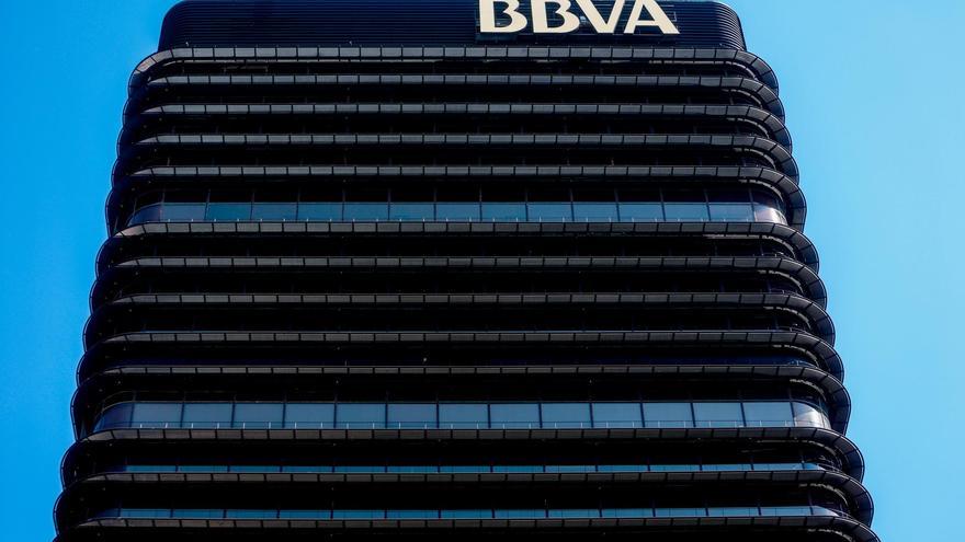 Fachada de la torre de BBVA en Madrid.