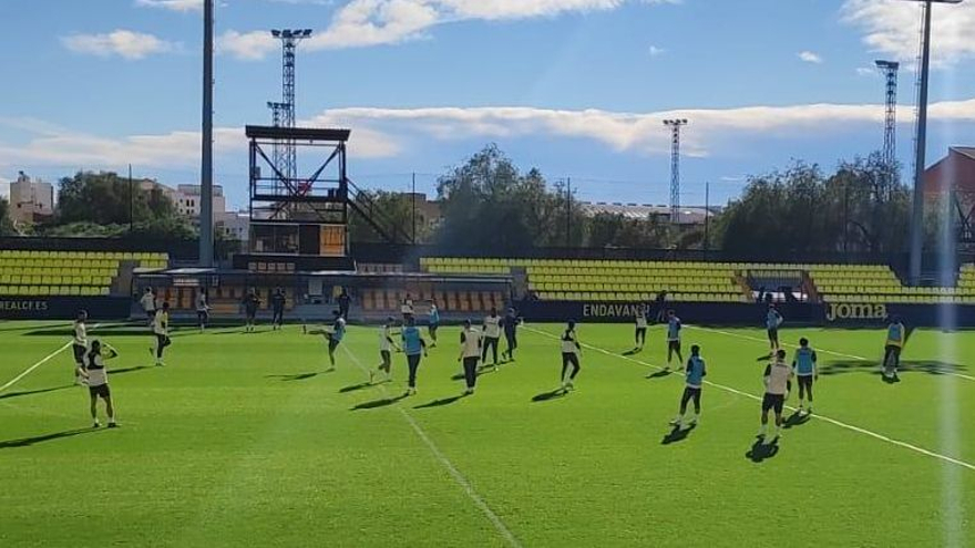 Foyth no entrena con el Villarreal a la espera de resolver su futuro