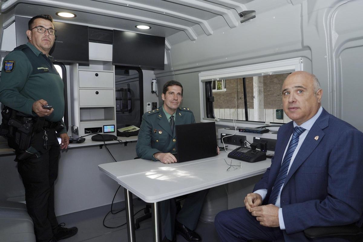 Jacinto Canales, a la derecha.