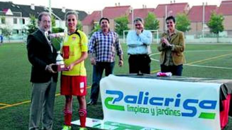 El Santa Teresa y el Atlético de Madrid de Féminas disputan un partido amistoso (2-1)