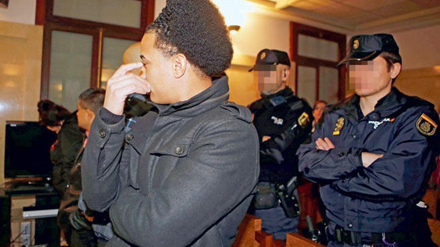 Varios de los acusados, durante el juicio por la ´Operación Nancy´, que se celebró a puerta cerrada en la Audiencia Provincial de Palma.