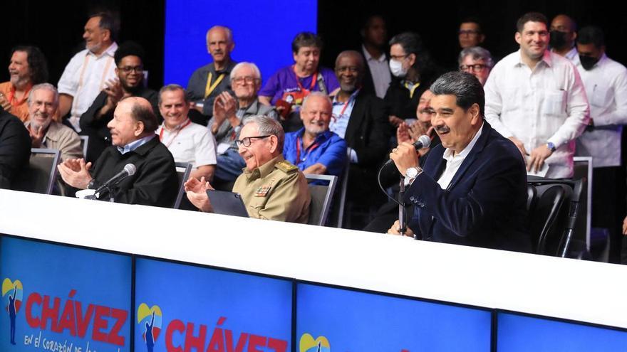 Maduro evoca con sus aliados regionales la figura de Chávez