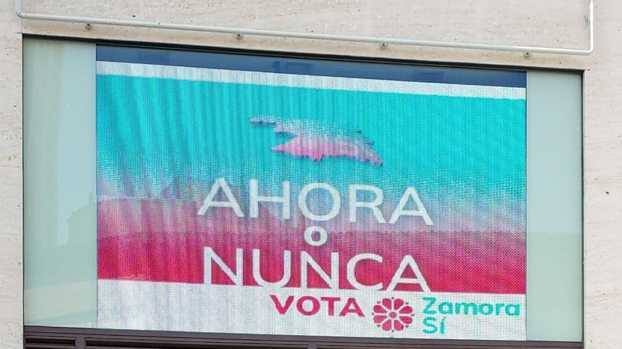 Zamora Sí se defiende: el letrero luminoso pidiendo el voto solo estaba en pruebas