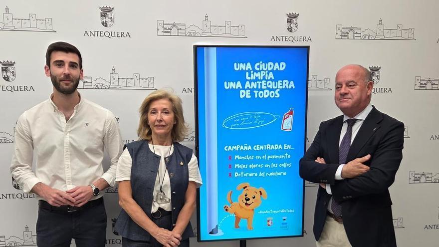 Antequera impulsa una campaña para dignificar la tenencia de mascotas y mantener una ciudad más limpia