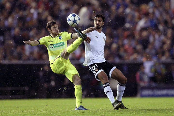 Imágenes del partido entre el Valencia y el Gent en Mestalla