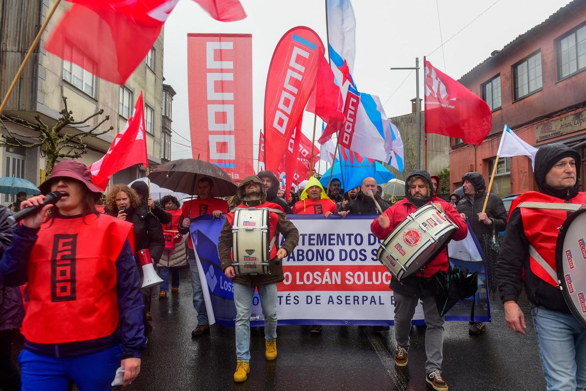Protesta de los trabajadores de Losán en Teixeiro.