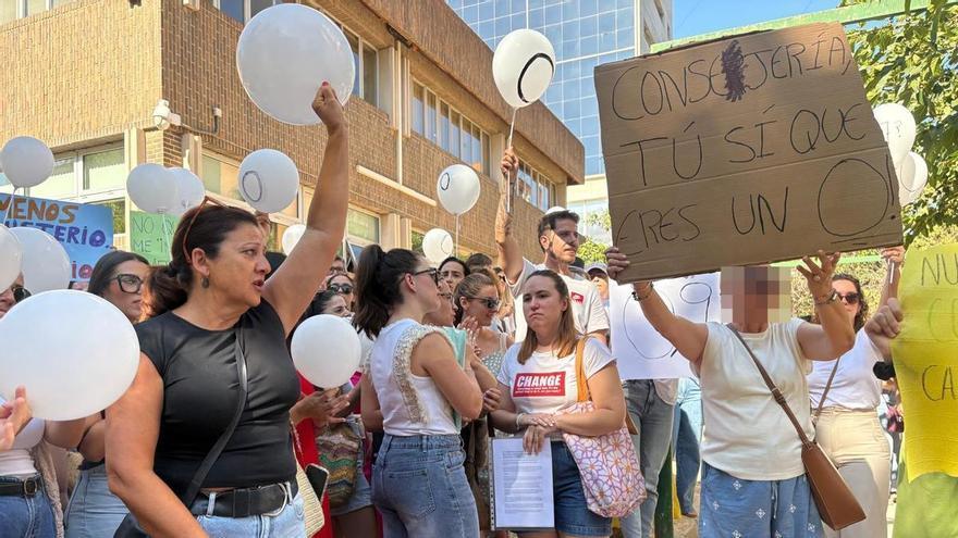 La ortografía deja en evidencia a los opositores a Maestro en Murcia: escribieron en el examen 'vallena', 'optener' o 'xq'