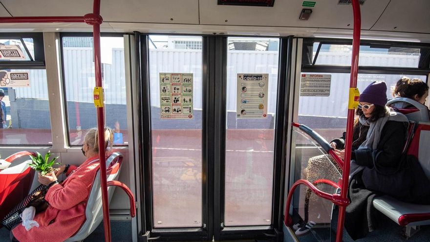 Las demandas de los vecinos para el bus urbano de A Coruña: más buses nocturnos y mejor conexión con los hospitales