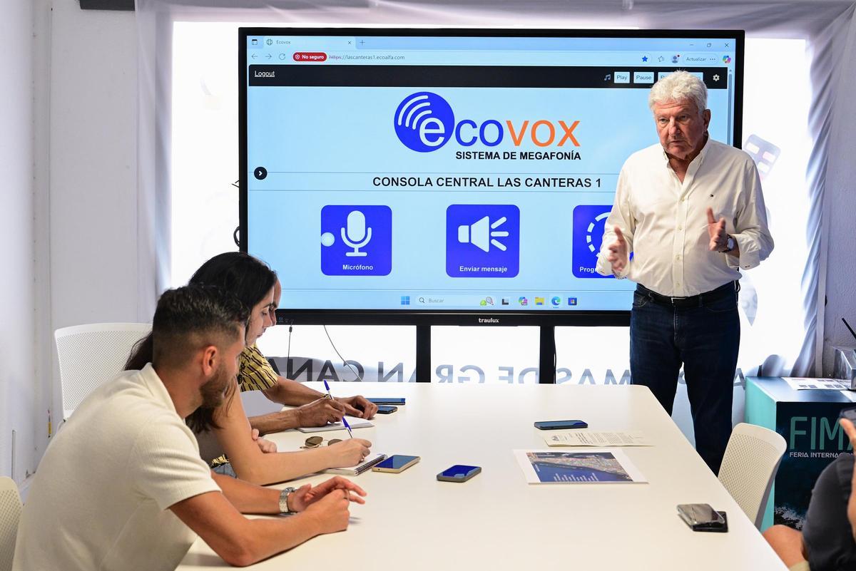 Pedro Quevedo informa sobre la nueva megafonía de Las Canteras.